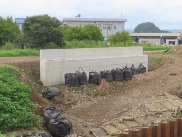 江端川河川改修工事（下河北町付近）の様子　2022.8